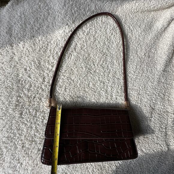 Chocolate Brown Faux Leather Croc Handbag - Picture 5 of 6